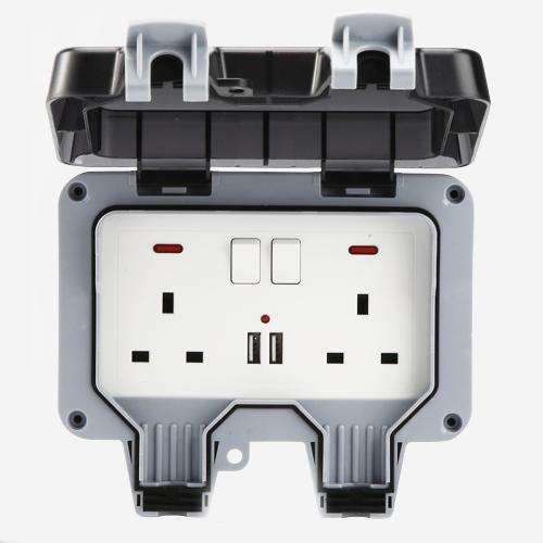 IP66 British Double Gang Waterproof Socket with USB Charger