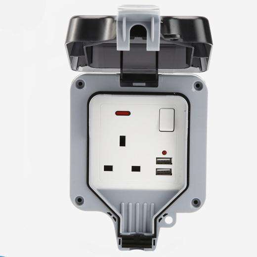 IP66 British Single Gang Waterproof Socket with USB Charger
